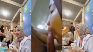 Bokep Indo Azkia Ibu Dokter Muda Hijab Viral Jago Nyepong