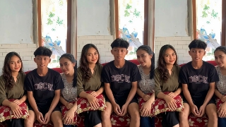 Bokep viral yank wes yank man 3 banyuwangi di sofa